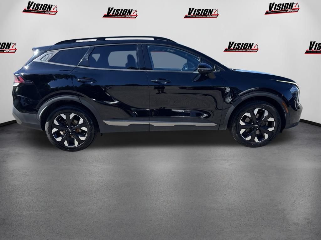 Used 2023 Black Kia X-Line image 4