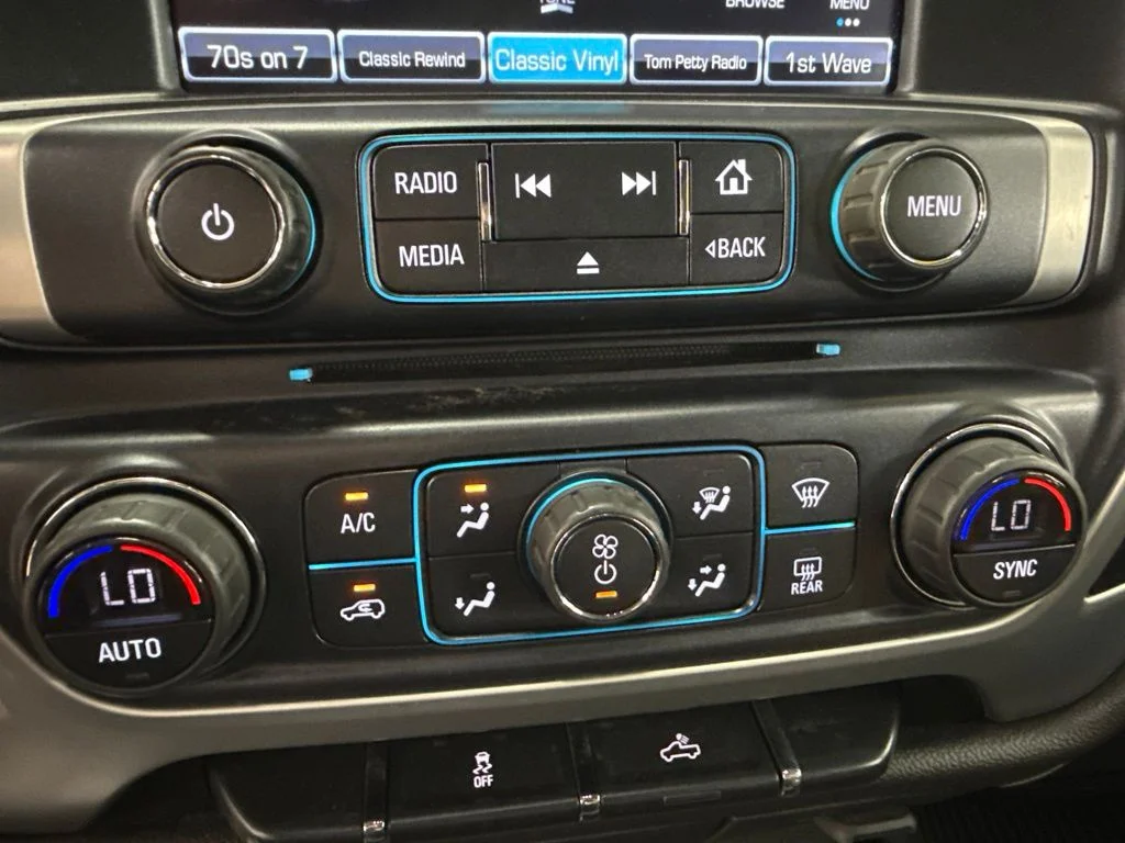 Used 2019 White GMC SLE image 31