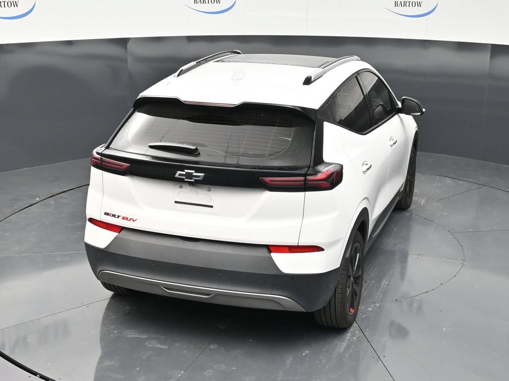 Used 2023 SUMMIT WHITE Chevrolet Premier image 17