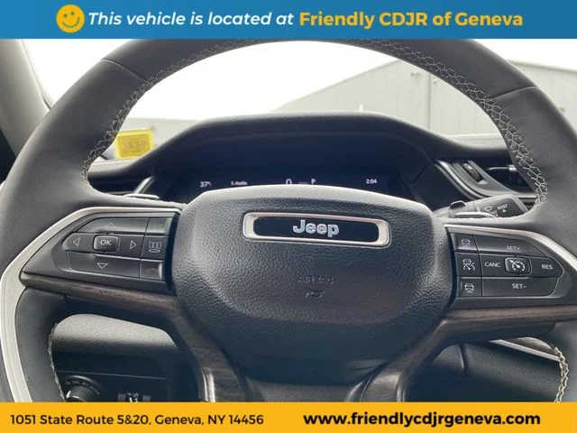 Used 2023 Silver Jeep Limited image 15
