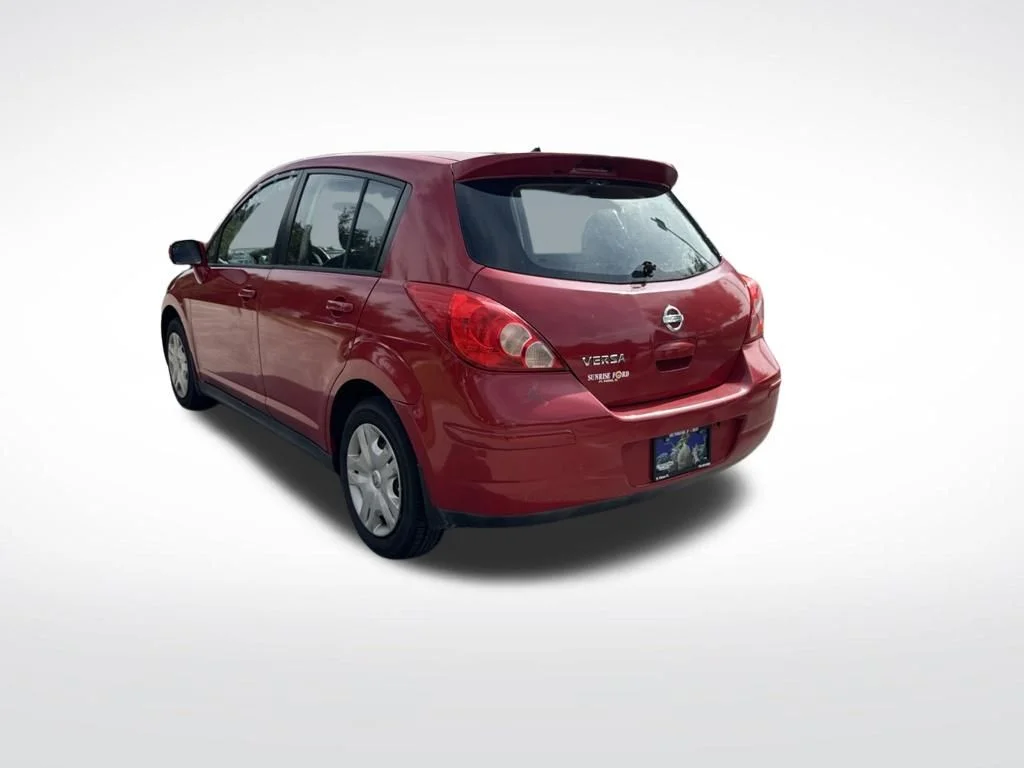 Used 2011 Red Nissan 1.8 S image 6