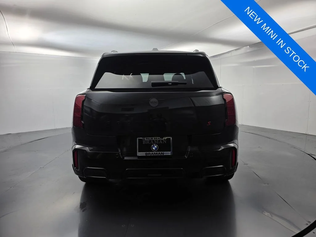 New 2027 Black MINI Iconic image 5