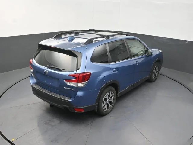 Used 2021 Blue Subaru Premium image 29