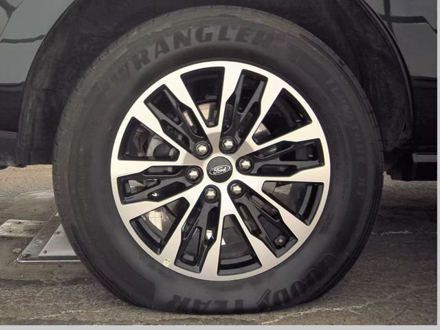 Used 2025 Black Ford Platinum image 24