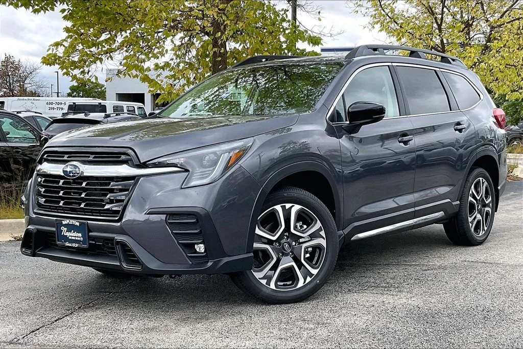 New 2027 MAGNETITE GRAY METALLIC Subaru Limited 7-Passenger image 2