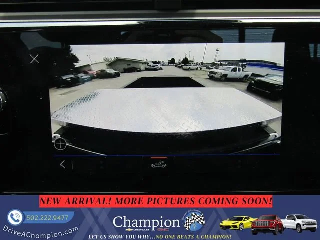 Used 2025 White Frost Tricoat GMC Denali image 21