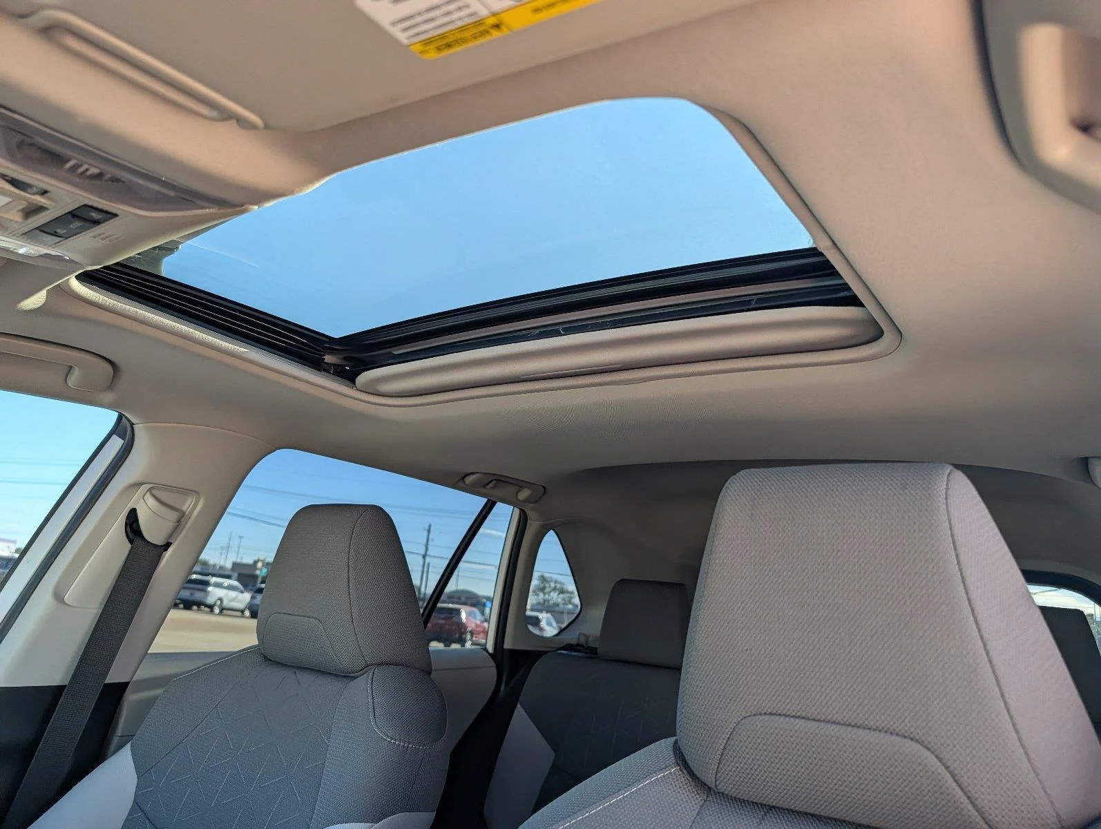 Used 2022 White Toyota XLE image 29