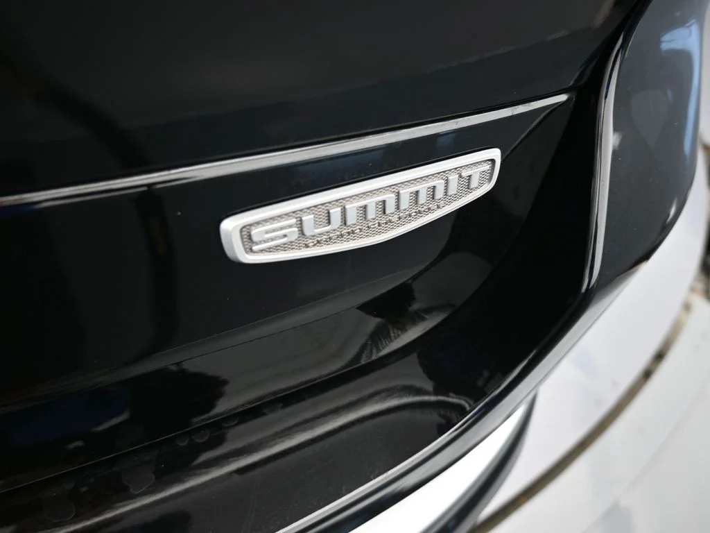 New 2025 Diamond Black Crystal Pearl-Coat Exterior Paint Jeep Summit image 36