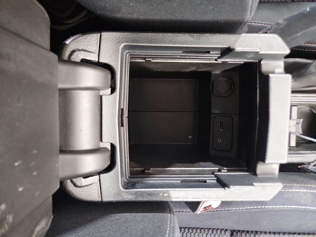 Used 2014 Black Subaru 2.5i image 24