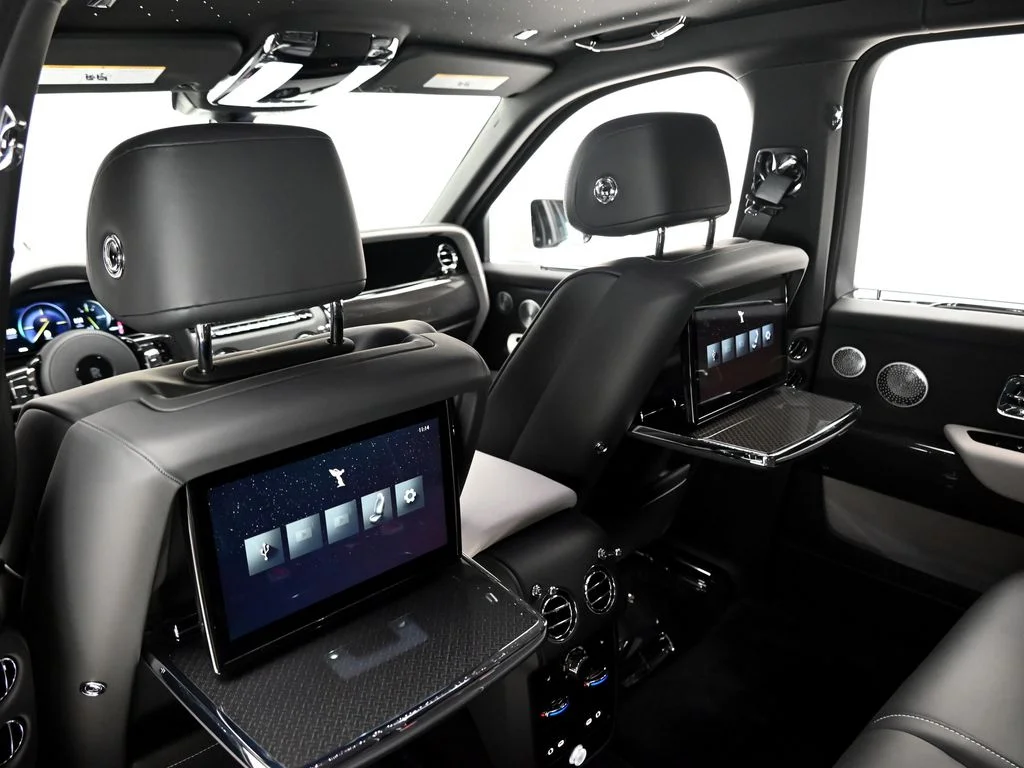 New 2027 English White Rolls-Royce Black Badge image 12