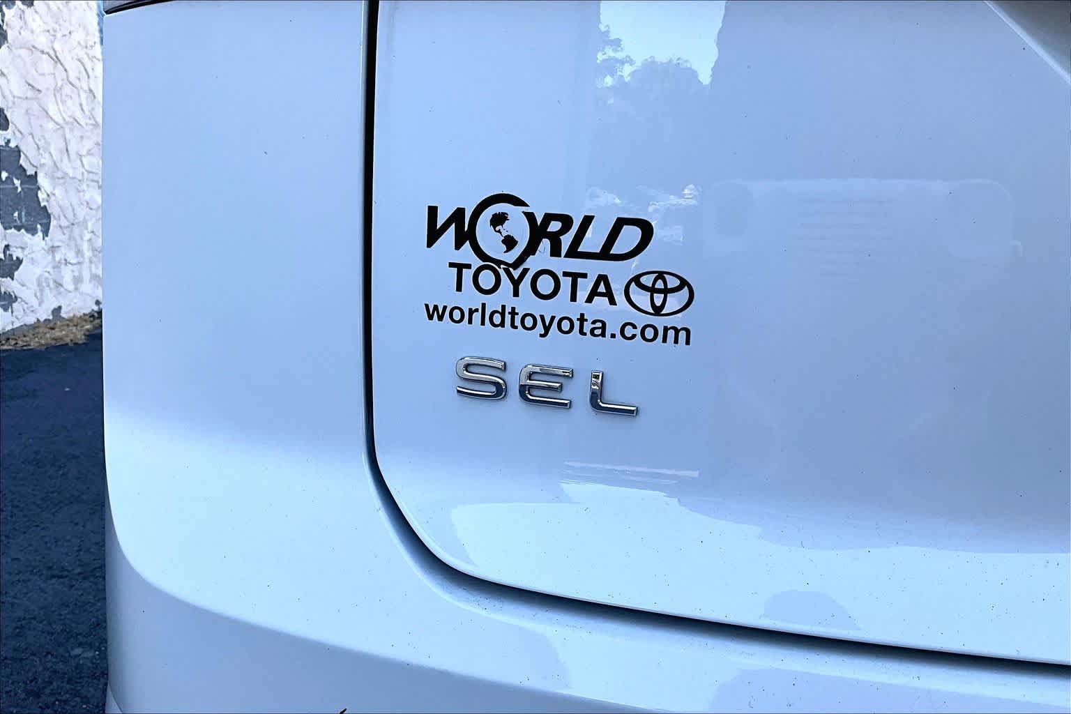 Used 2020 Pure White Volkswagen 2.0T SEL image 10