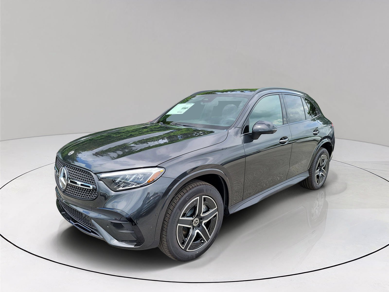New 2027 Graphite Grey Metallic Mercedes-Benz GLC 300 image 3