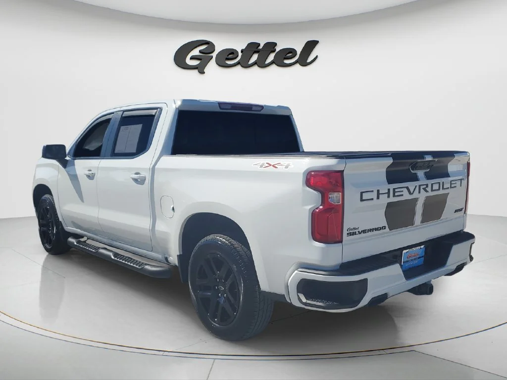 Used 2024 Summit White Chevrolet RST image 14
