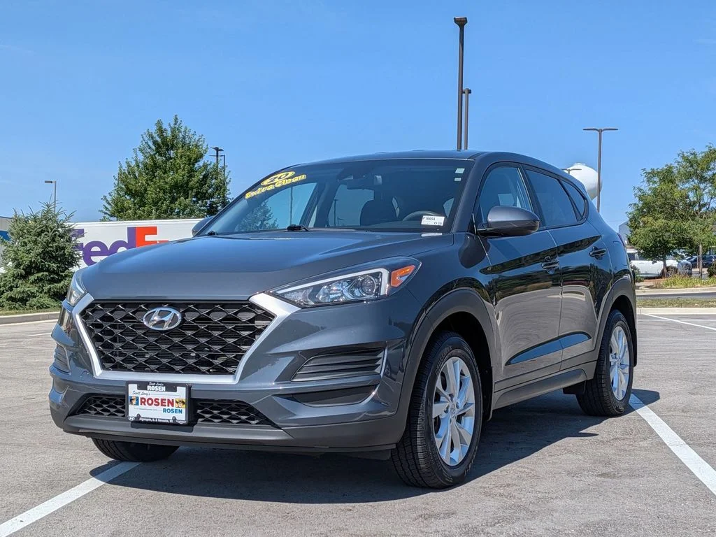 Used 2020 Blue Hyundai SE image 3