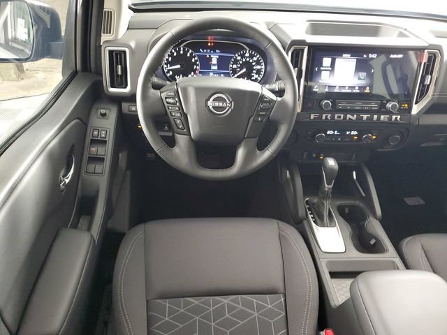 2025 Nissan Frontier SV - Photo 15