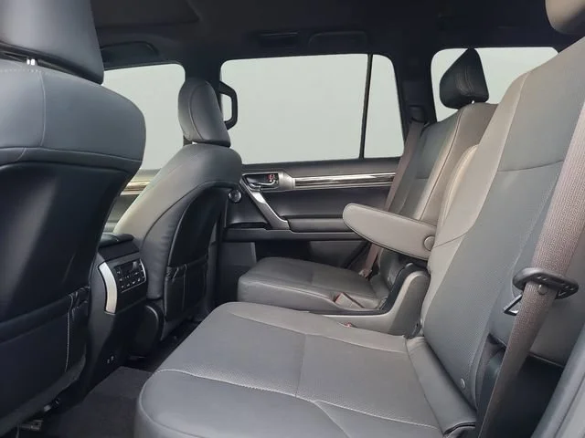 Used 2023 Gray Lexus GX 460 Premium image 8