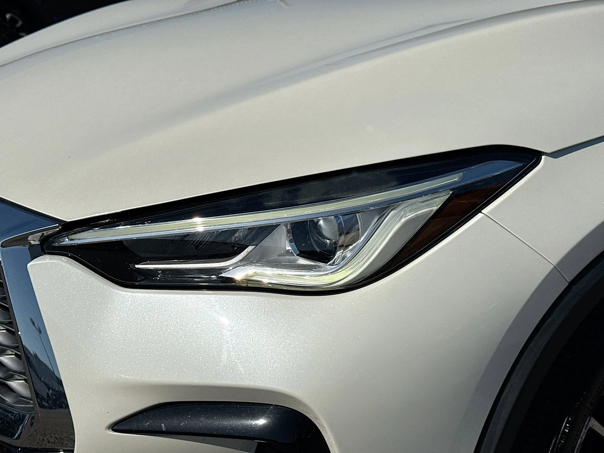 Used 2022 Majestic White INFINITI LUXE image 9