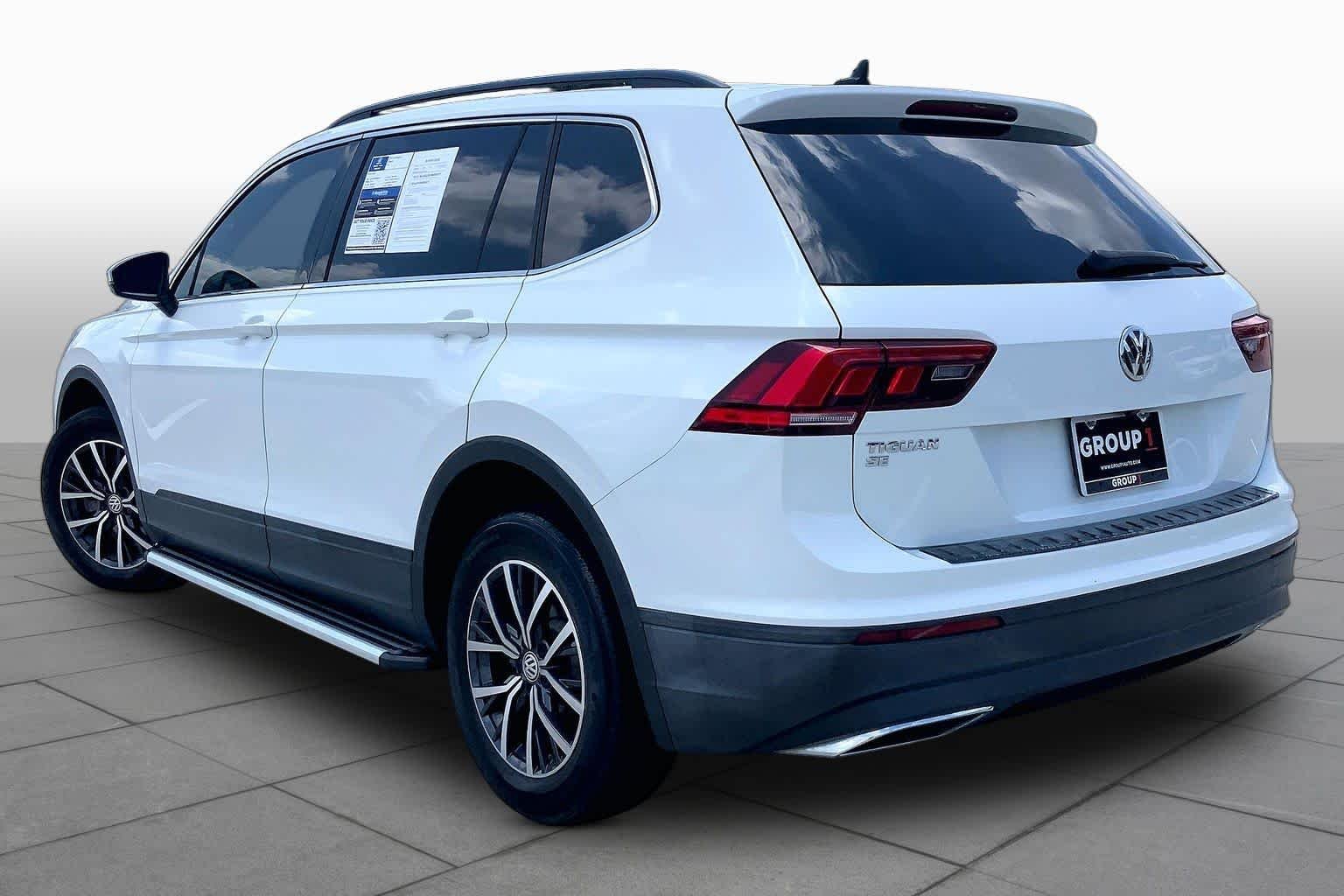 Used 2019 Pure White Volkswagen SE image 12