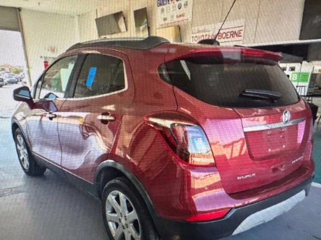 Used 2017 Red Buick Preferred II image 3