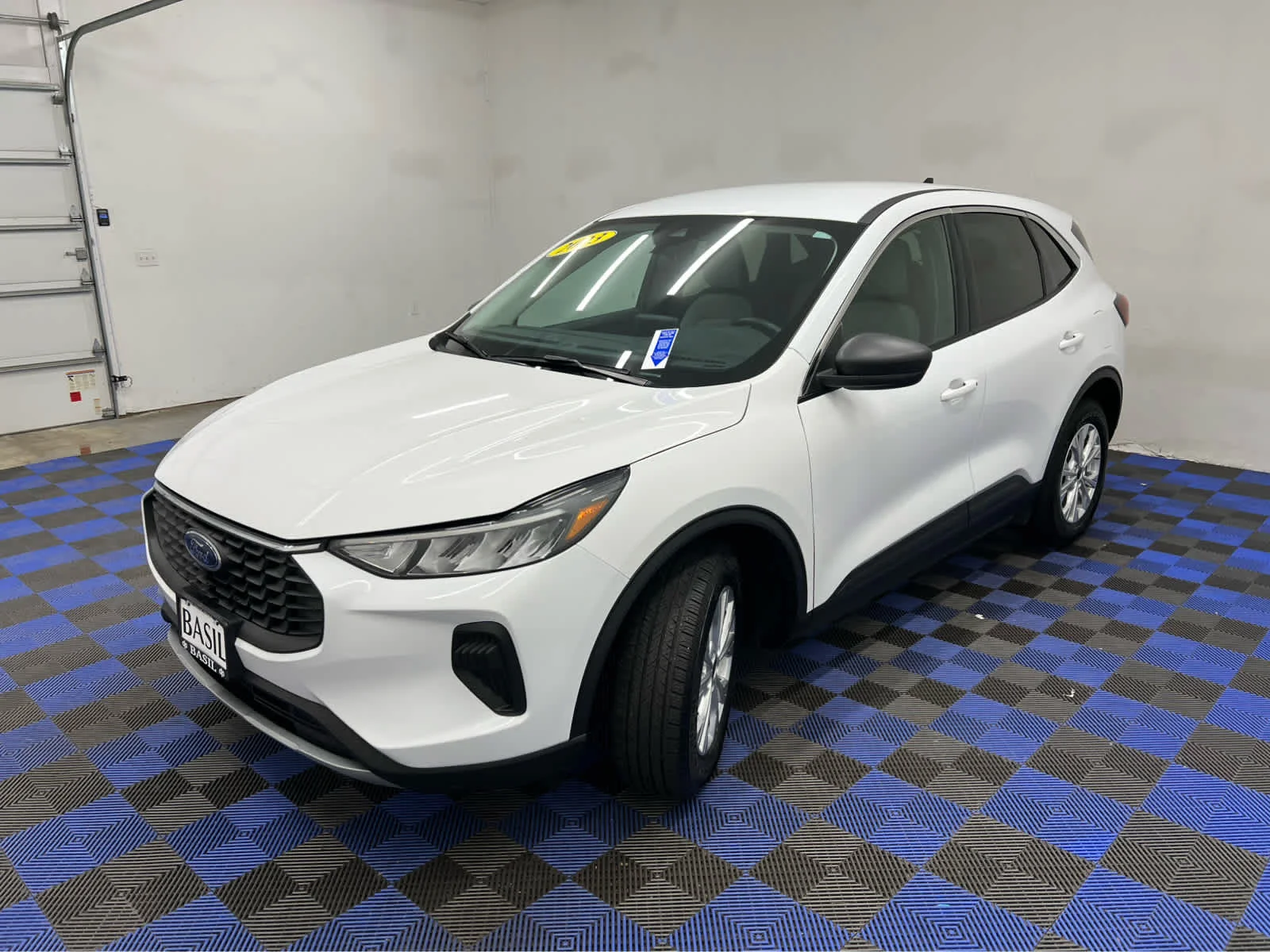 Used 2023 Oxford White Ford Active image 8