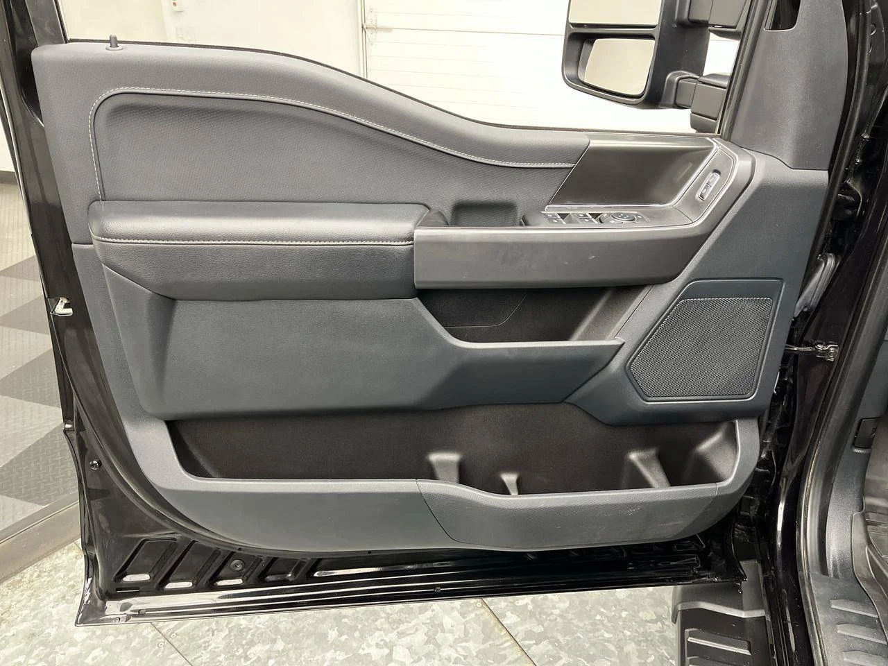 Used 2024 Black Ford XLT image 10