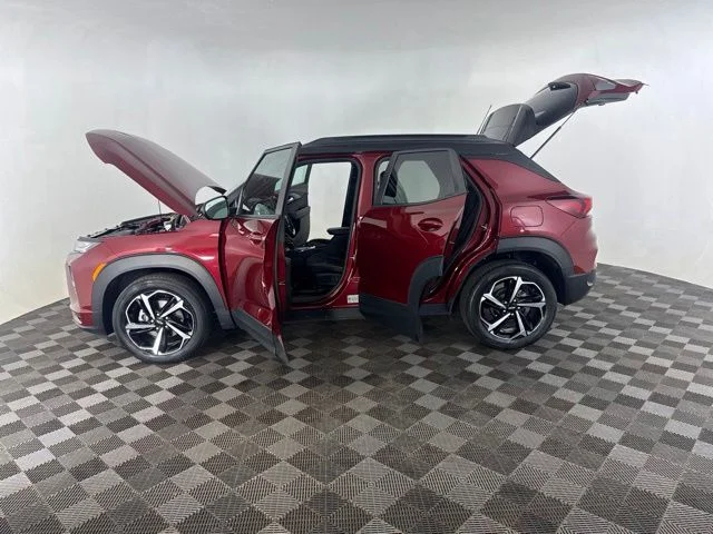 Used 2023 Red Chevrolet RS image 9