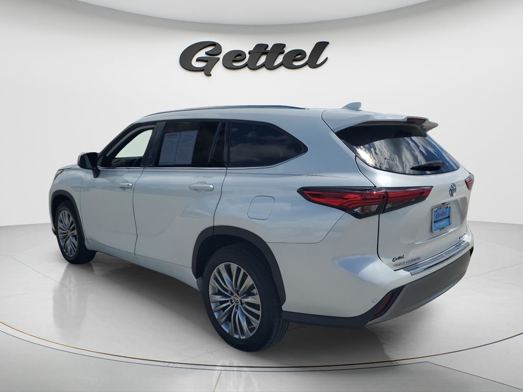 Used 2022 Beige Toyota Platinum image 7