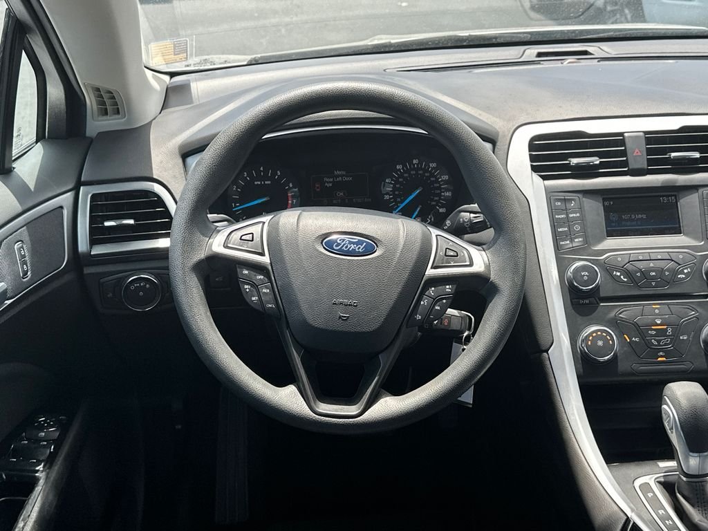 Used 2015 Ingot Silver Ford SE image 23