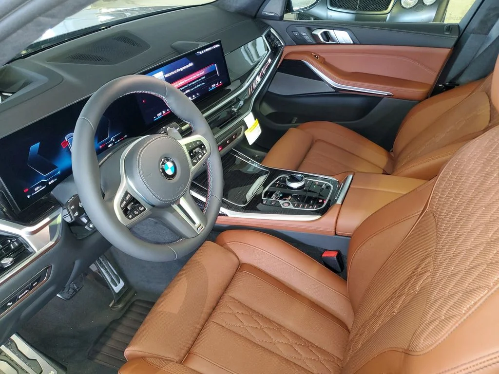 New 2027 Skyscraper Grey Metallic BMW M60i image 16