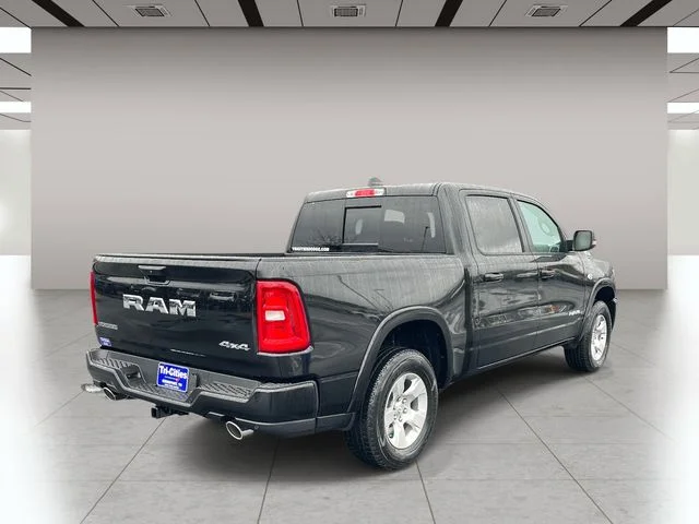 New 2026 Diamond Black Crystal Pearl-Coat Exterior Paint RAM Big Horn/Lone Star image 3