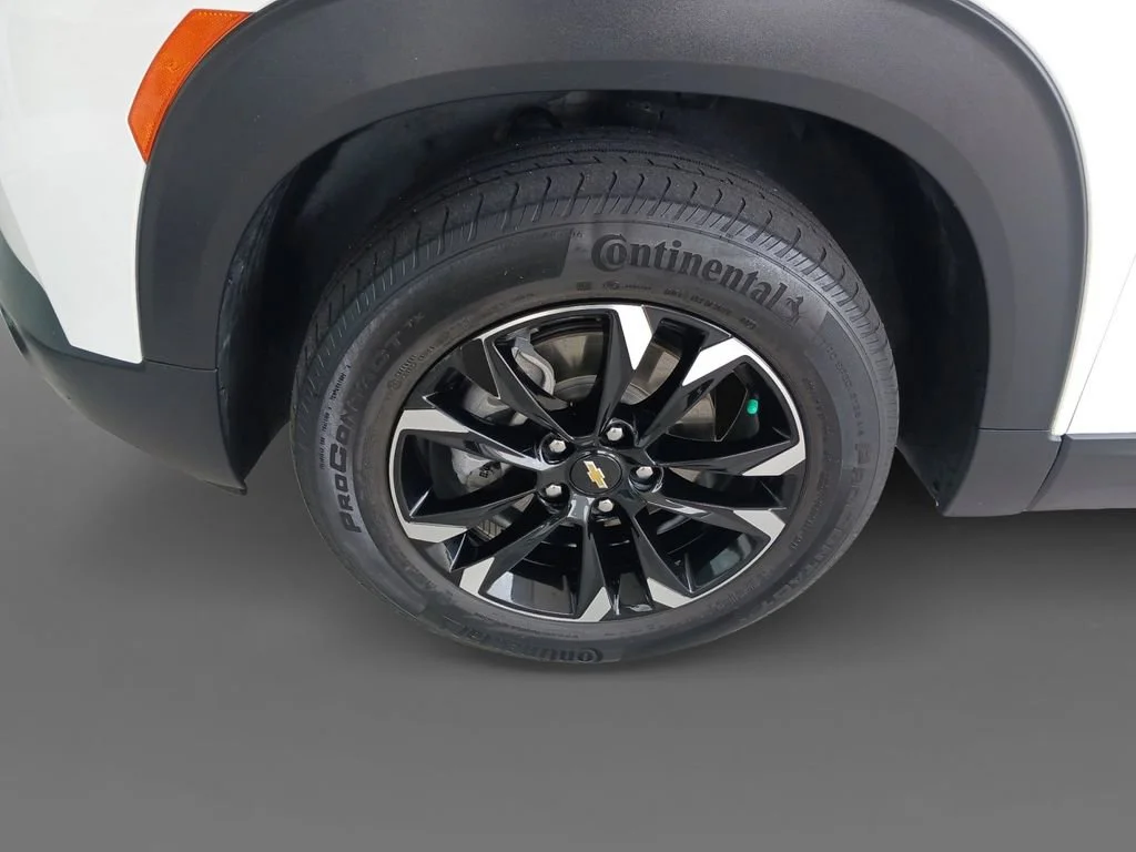 Used 2023 Summit White Chevrolet LT image 15