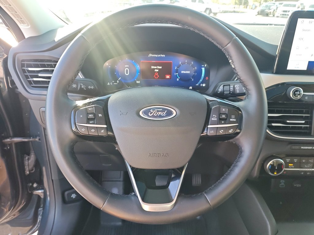 Used 2022 Blue Ford SEL image 17