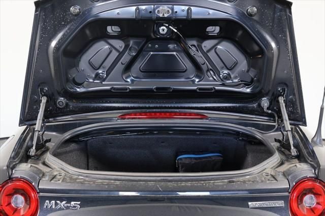 2025 Mazda MX-5 Miata Club - Photo 8