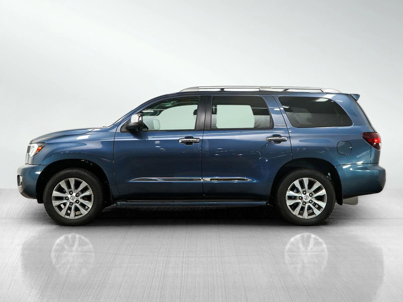 Used 2018 Toyota Sequoia Limited with VIN 5TDJY5G17JS161209 for sale in Wayzata, Minnesota