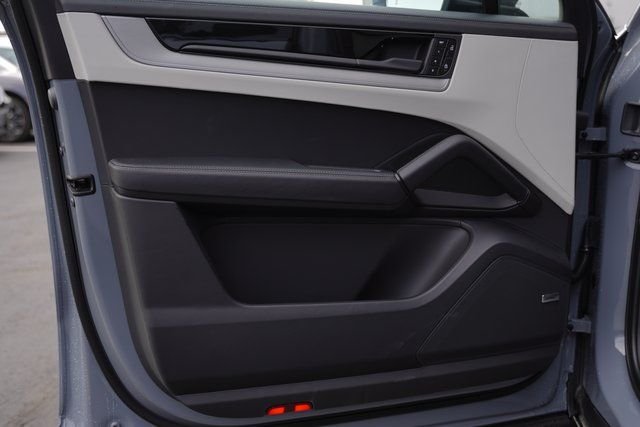 2026 Porsche Cayenne Coupe Base - Photo 9