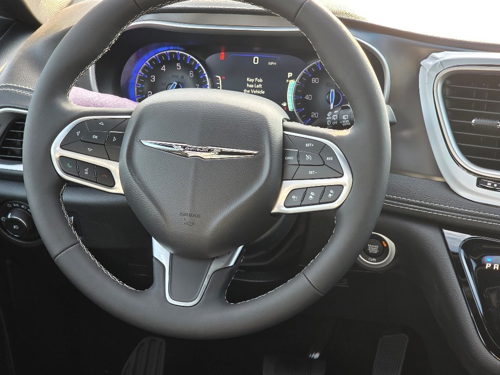 2026 Chrysler Pacifica Select - Photo 14
