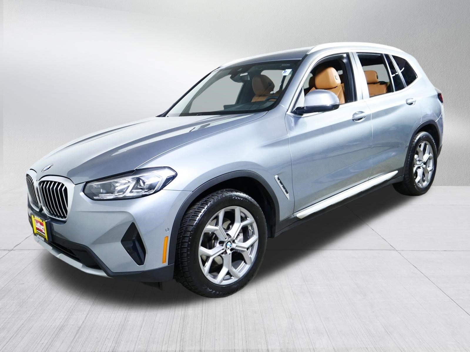 Used 2024 Skyscraper Grey Metallic BMW xDrive30i image 3