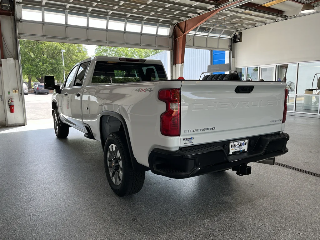 New 2026 Summit White Chevrolet Custom image 6