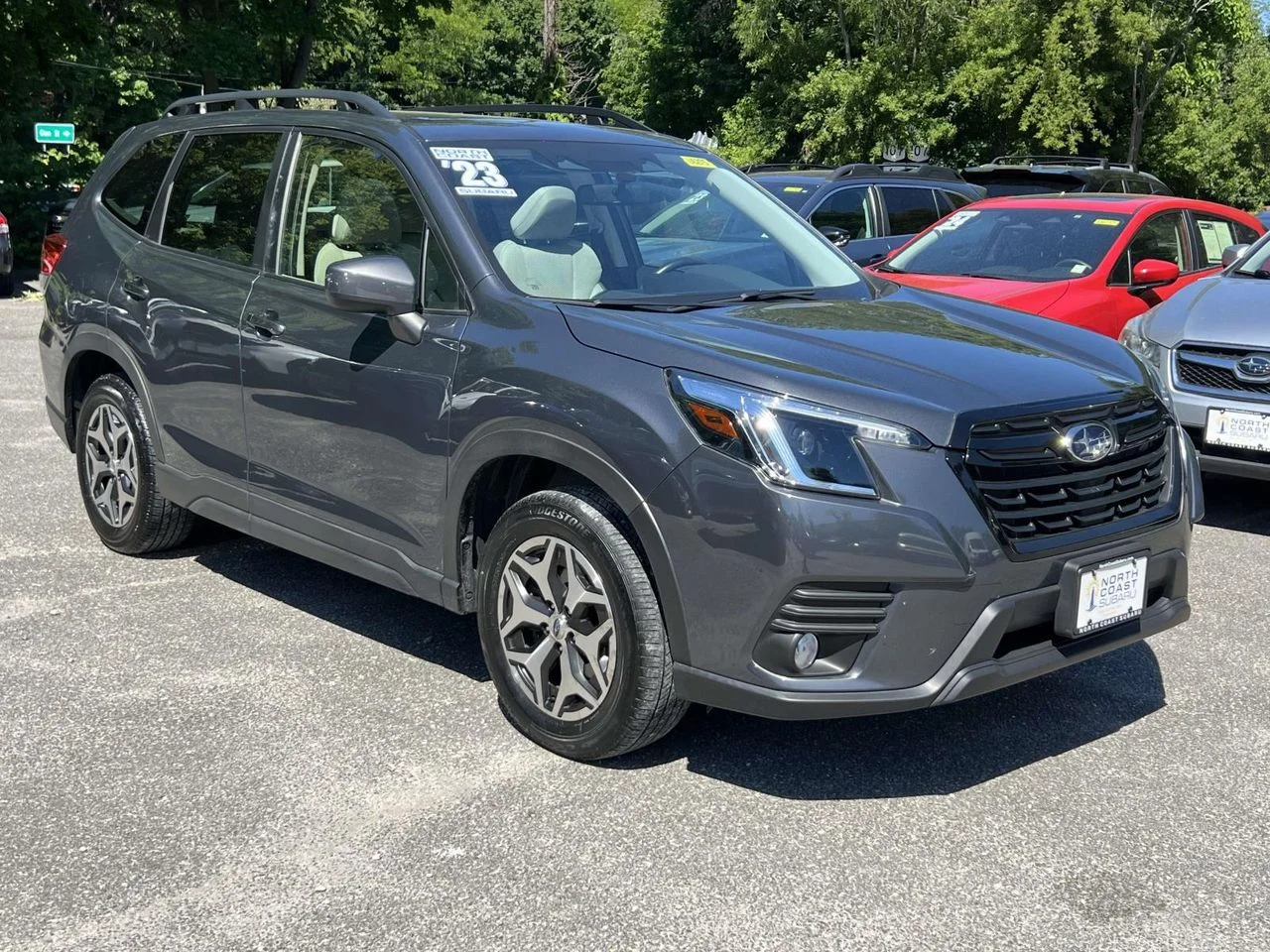2023 Subaru Forester Premium's photo