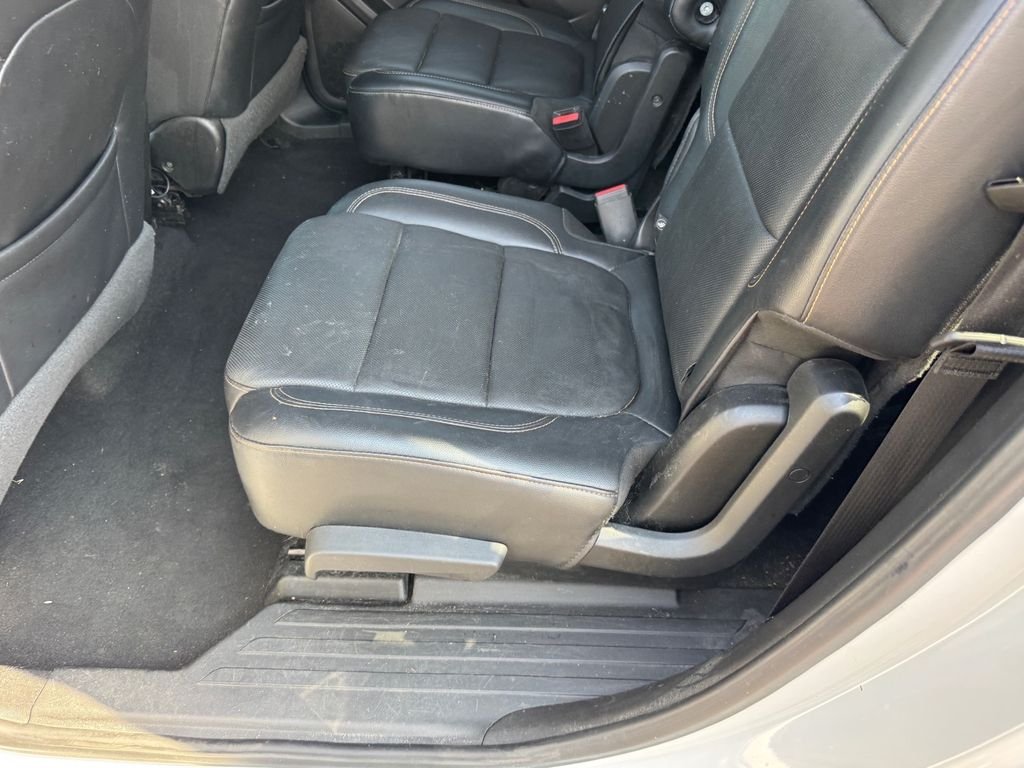 Used 2018 Beige Chevrolet Premier image 9
