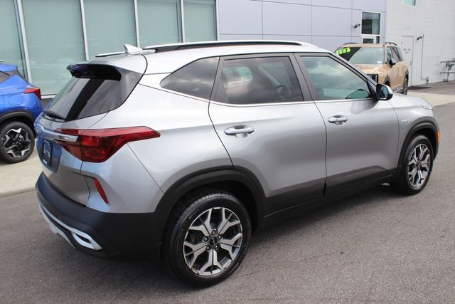 Used 2022 Gray Kia EX image 30