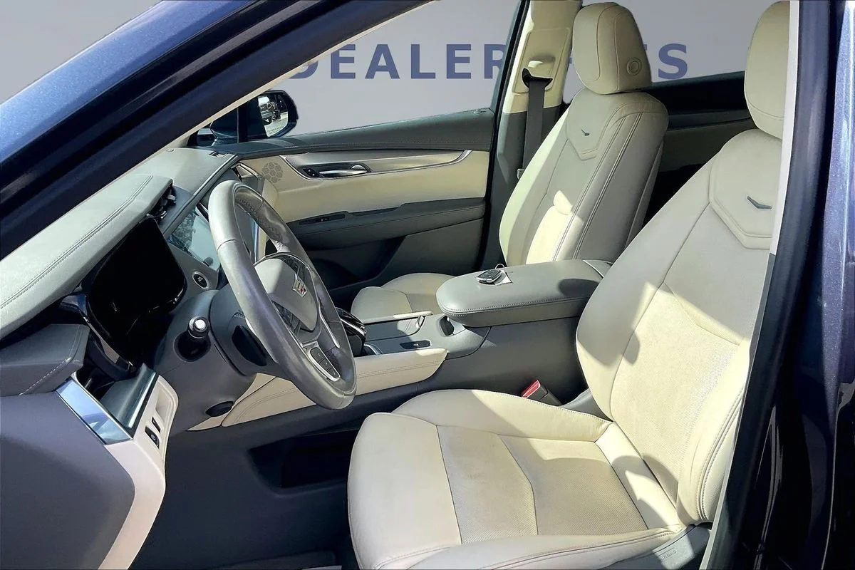 Used 2019 Blue Cadillac Luxury image 20