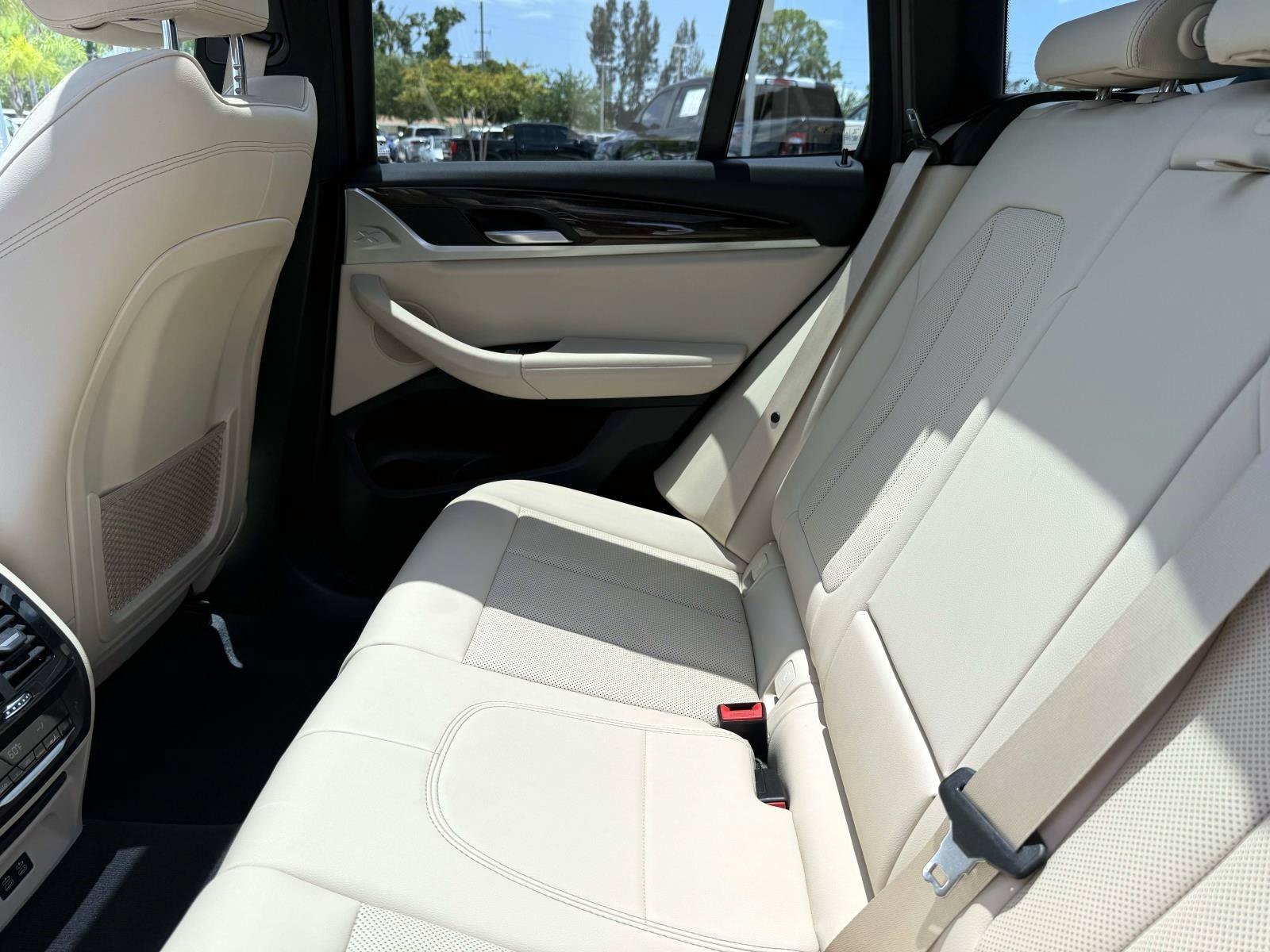 Used 2022 Mineral White Metallic BMW sDrive30i image 14