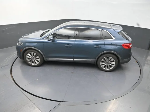 Used 2016 Blue Lincoln Reserve image 15