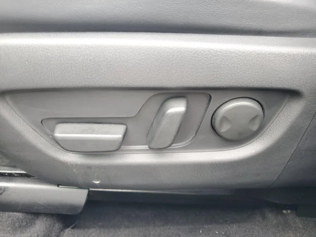Used 2025 Platinum Quartz Mazda S Premium Package image 12
