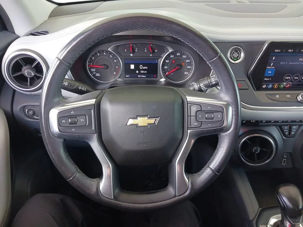 Used 2019 GRAPHITE METALLIC Chevrolet  image 17