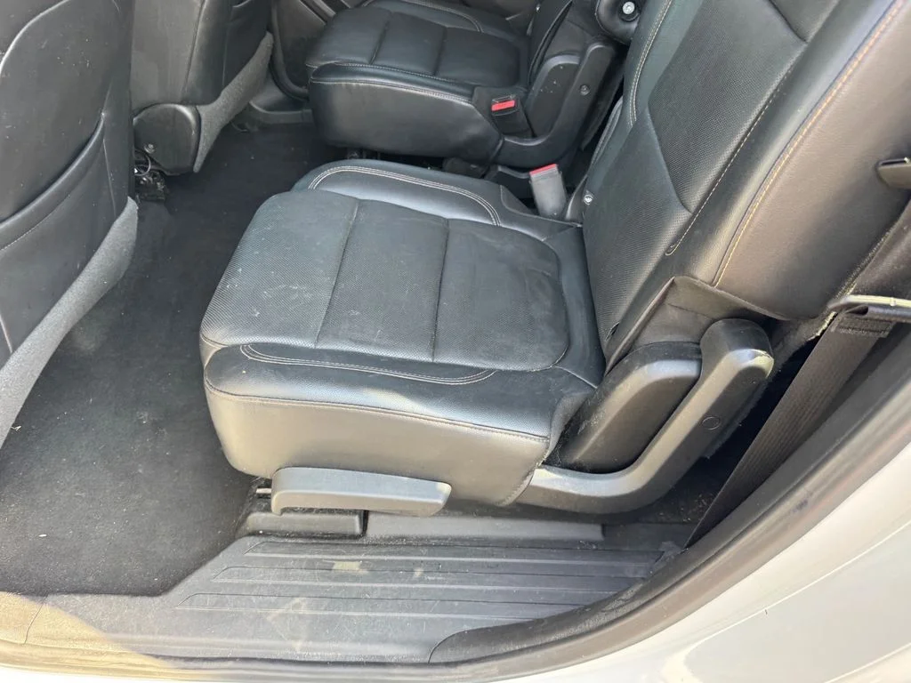 Used 2018 Beige Chevrolet Premier image 9