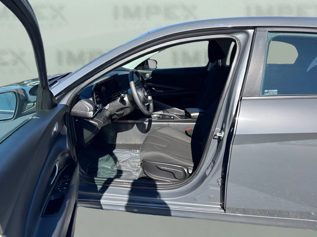 Used 2024 Gray Hyundai SEL image 28
