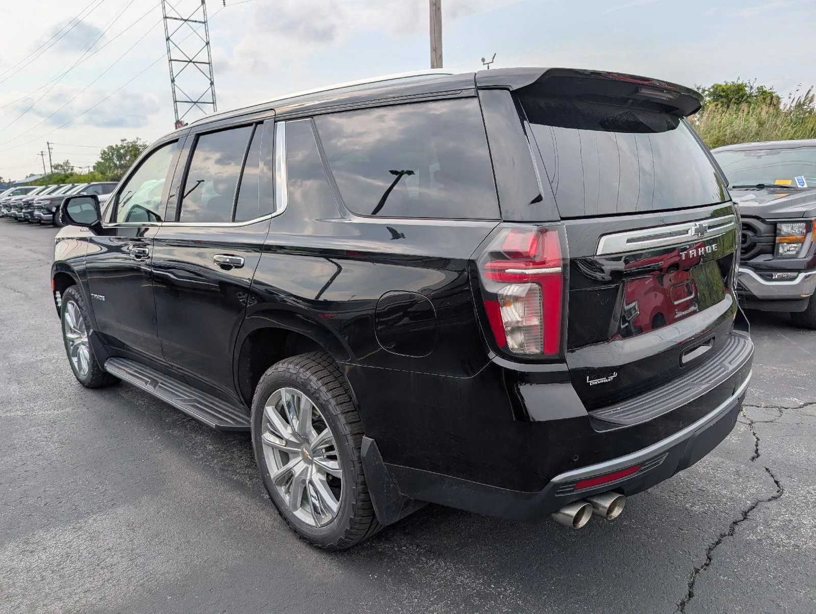 Used 2023 BLACK Chevrolet High Country image 5