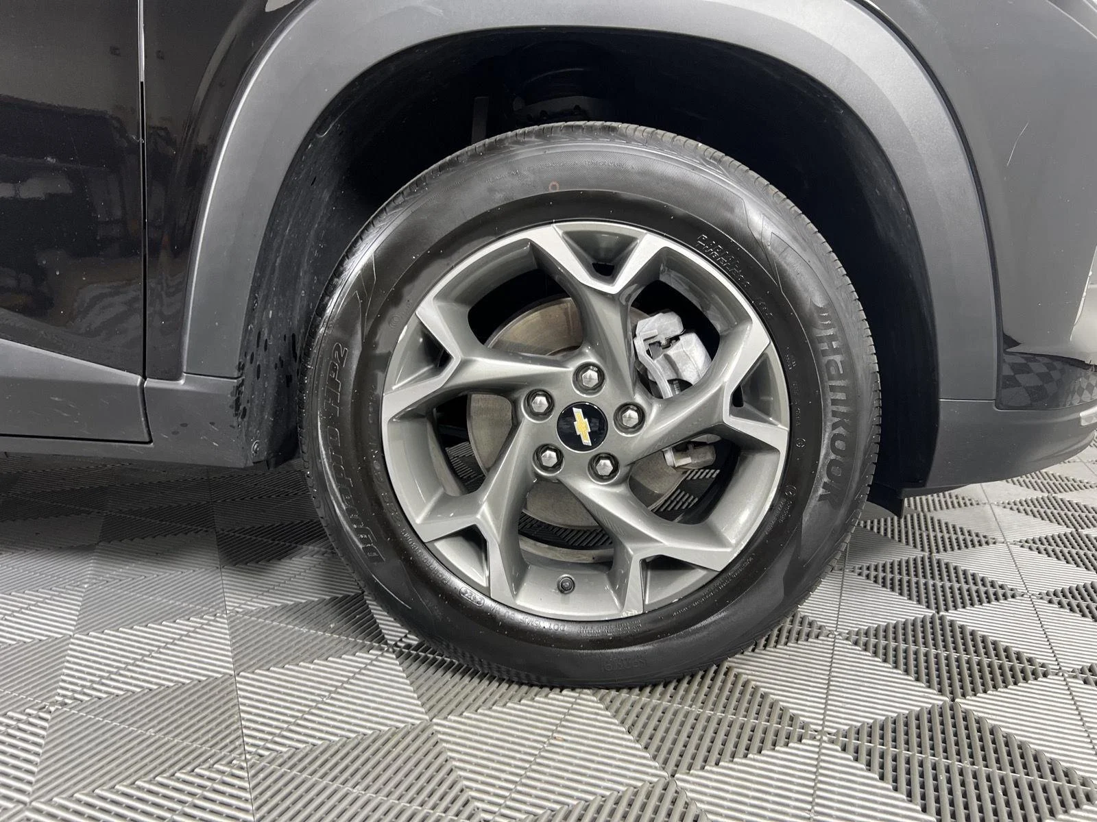 Used 2025 Mosaic Black Metallic Chevrolet LT image 12